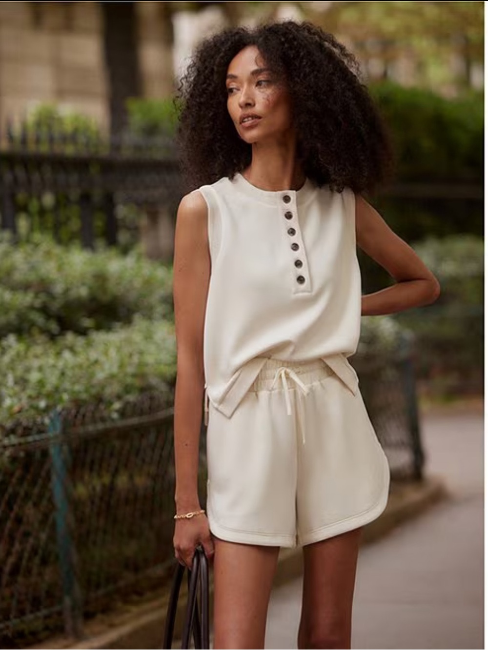 Varley
Marla Crew Neck Sleeveless Button Down Placket Coordinating Tank Top